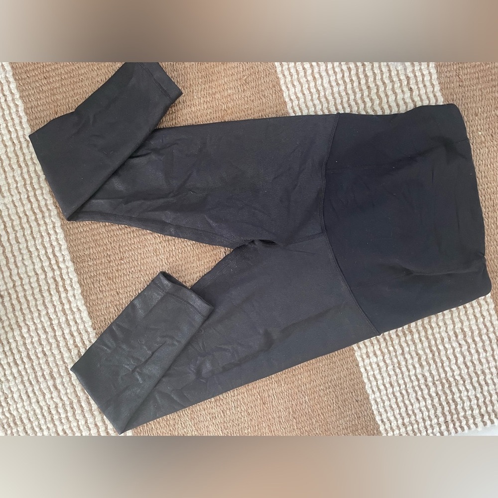 Ingrid & Isabel® Faux Leather Maternity Leggings
 
JET BLACK, Size Medium